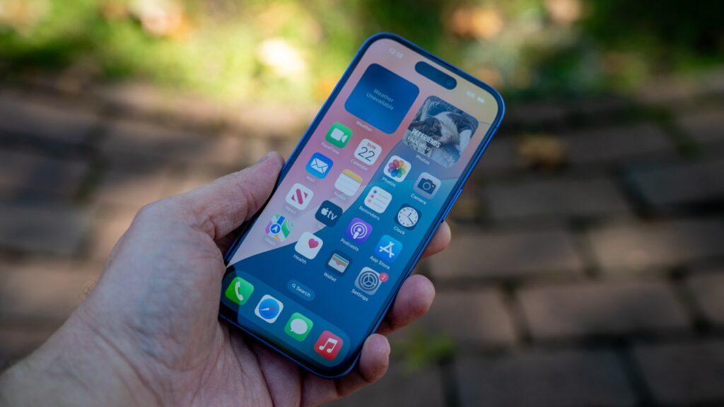 Apple brand trust psychology inside a modern retail experience